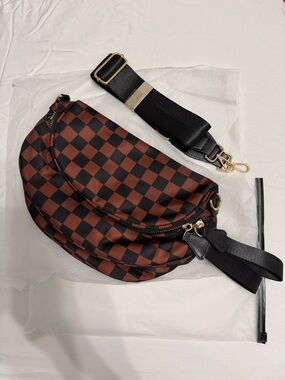 Emmafy - GoFree - The Roomiest Crossbody - checkered Brown & Black
